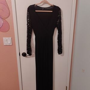 Chic Black Lace Long Sleeve Maxi Dress